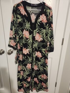 Bloggerlove Black Floral Zip-Front Maxi Dress with Coral & Green